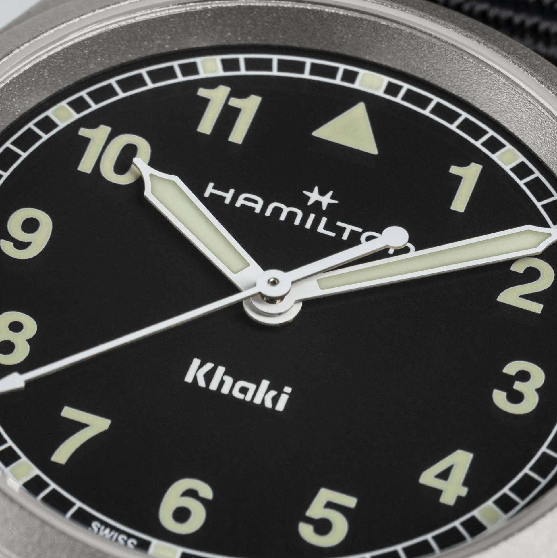 Khaki Field Quartz 33mm